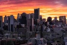 麻豆av片子-创作的必要性，深入探讨麻豆AV片子的真正价值